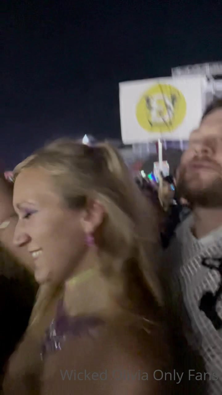 Wickedolivia - wanna wake up in bed with me?