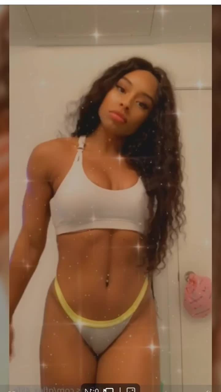 Qimmah Russo VIP [ qflex_4life ] - What time are you horniest? 🥵