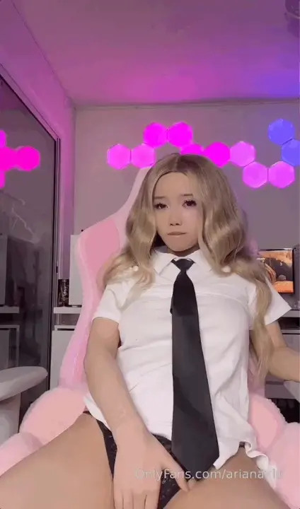 Ari_N3Ko Touching Her Pussy In A Slutty Suit