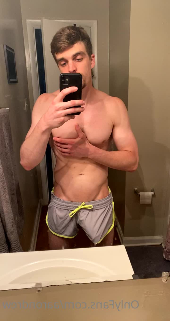 aarondrew - perky tits & thick ass what more can you ask for 🤭