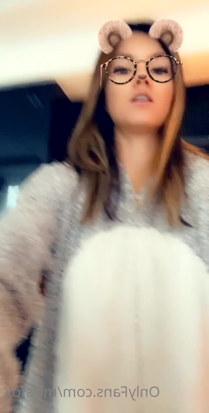 OnlineGirl [ myonlinegirl ] - You eating my pussy or asshole first