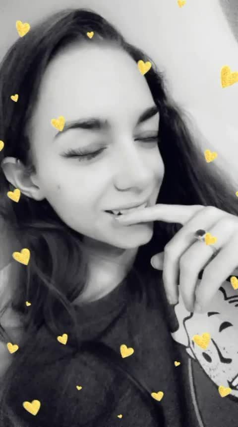 Tali Dova [ tali_dovahkiin ] - charofoxx  charofoxx    Sexy brunette available to have fun and try