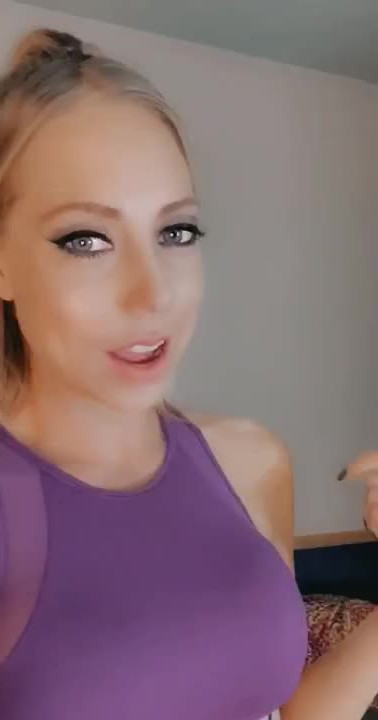 Shawna 🤍 [ shawnalenee ] - Give me a juicy squeeze  You have a new video waiting 😋