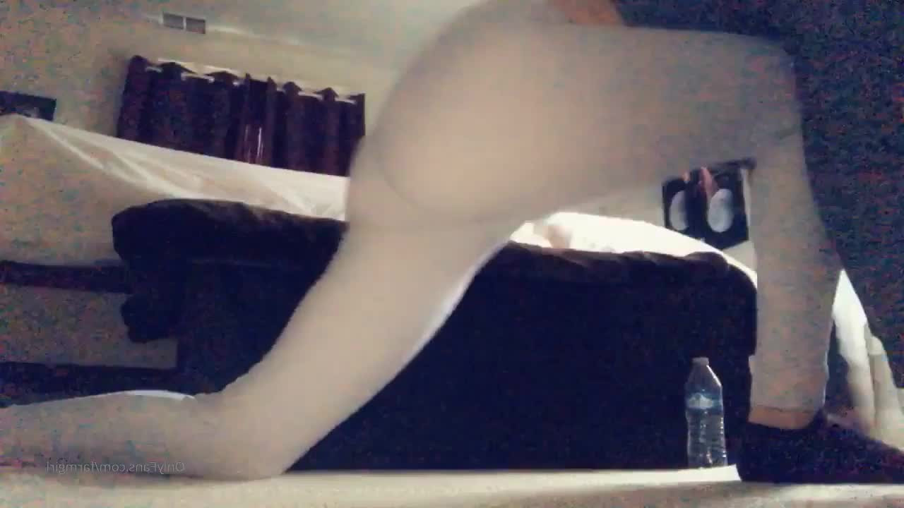 FarmGirl_Elizabeth [ farmgirl ] - Happy new year, sluts!