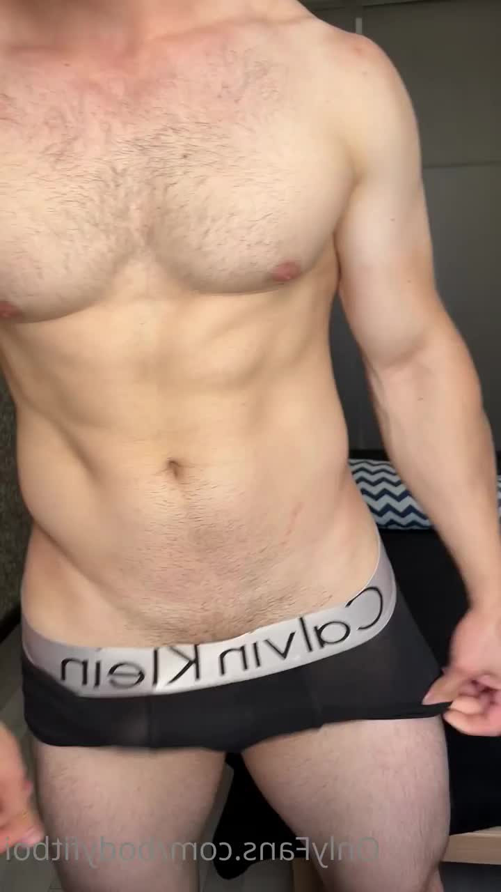 bodyfitboi - How's the back looking?😘 - ePornLeak