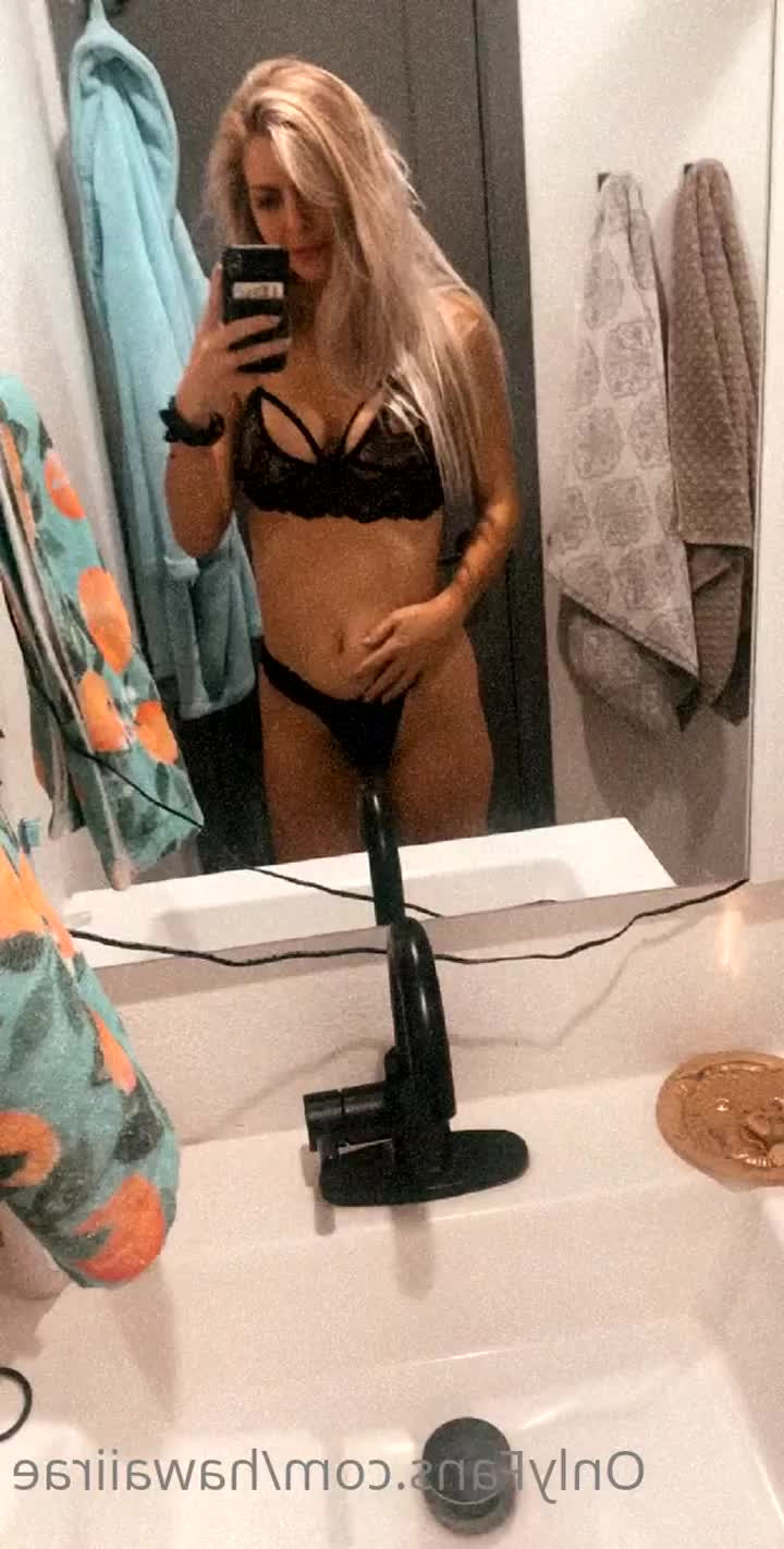 College Sweetheart 😘😘 [ hawaiirae ] - Hey babe  Got a surprise coming for you tonight     Make sure to