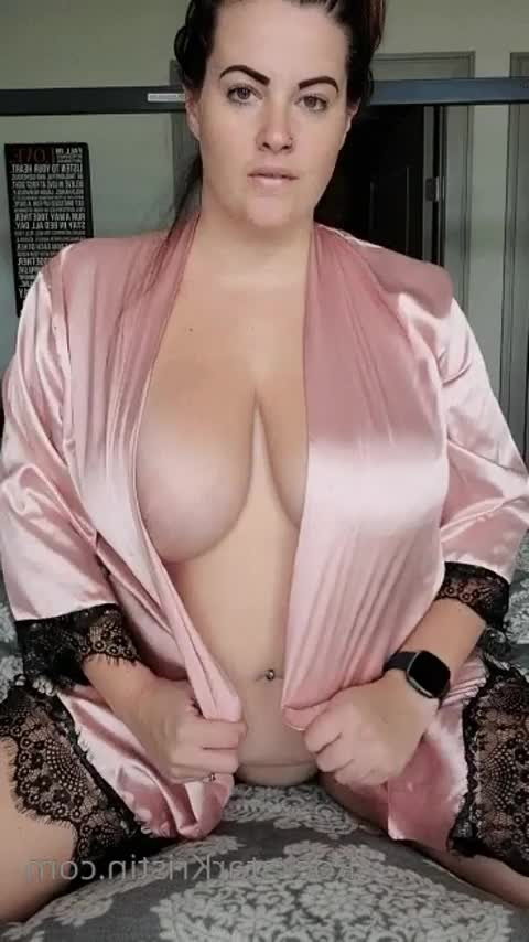 RockstarKristin - shorts on & shorts off ft. bottoms of my feet