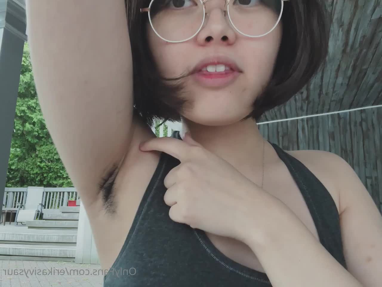 Erika 🌱 [ erikasivysaur ] - How do you like my 'just woke up' look? 🥰