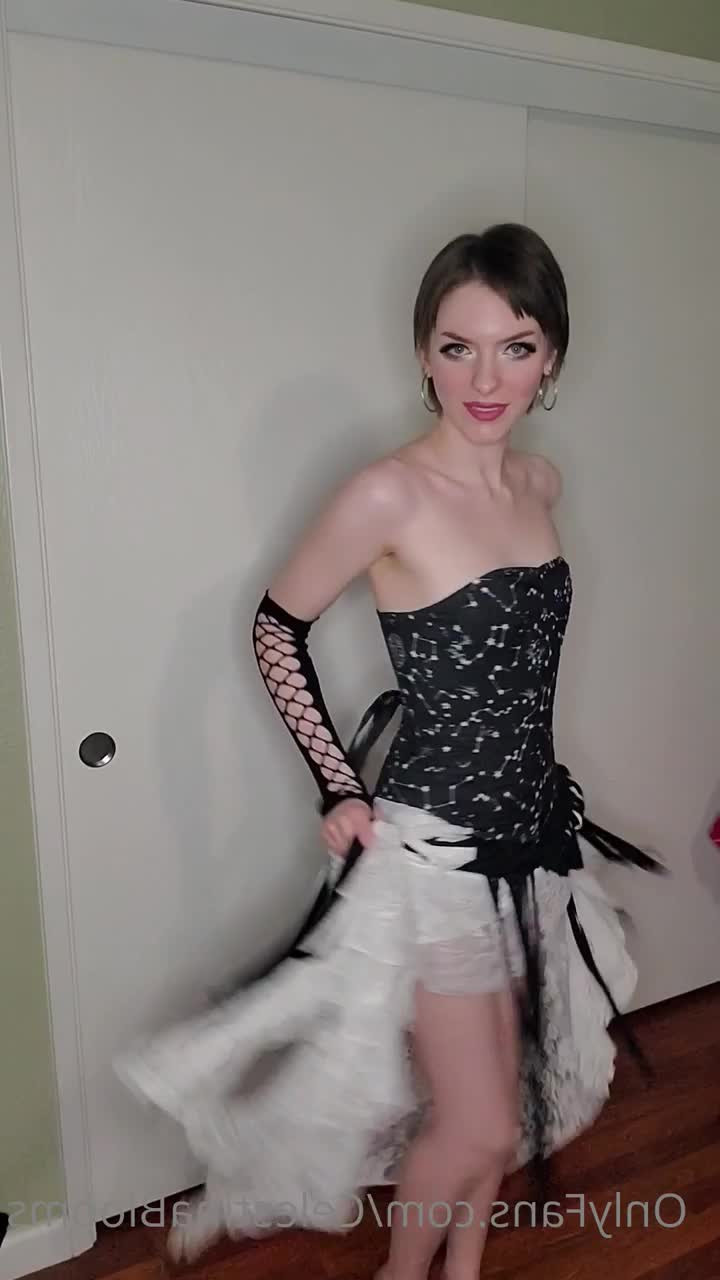 Celestina Blooms [ celestinablooms ] - A work out a day will keep the booty in the shape we all desire - ePornLeak