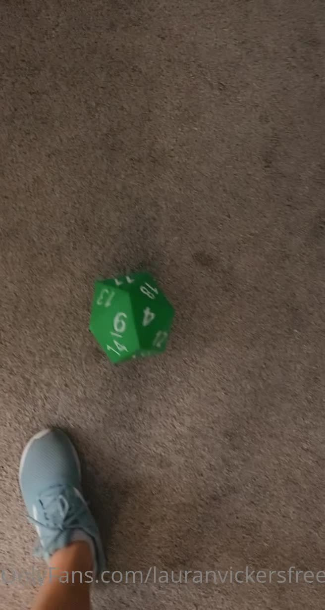 Mommy Lauran Vickers 💕 [ lauranvickersfree ] - I love my feet  do you - ePornLeak