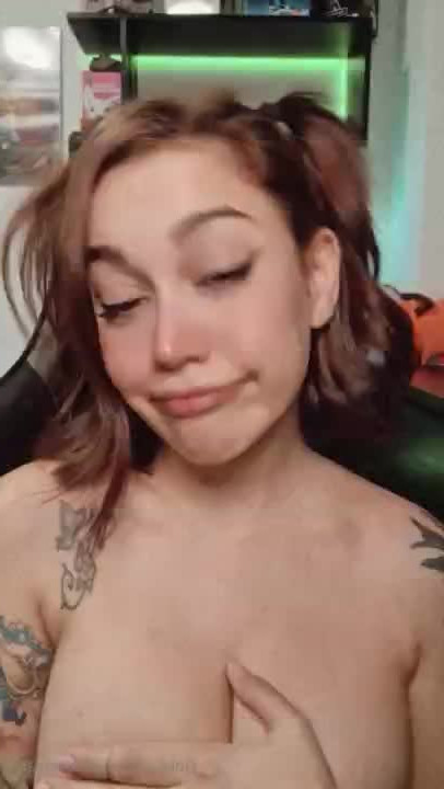 sweetsaryx - Could you strip me down like this? Pretty please 🥺