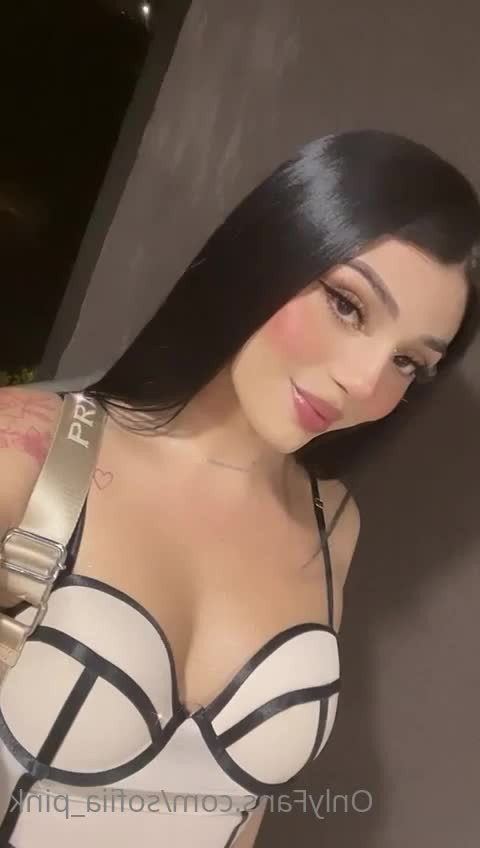 sofia wilches [ sofiia_pink ] - cozy blanket, sheer tights 😌