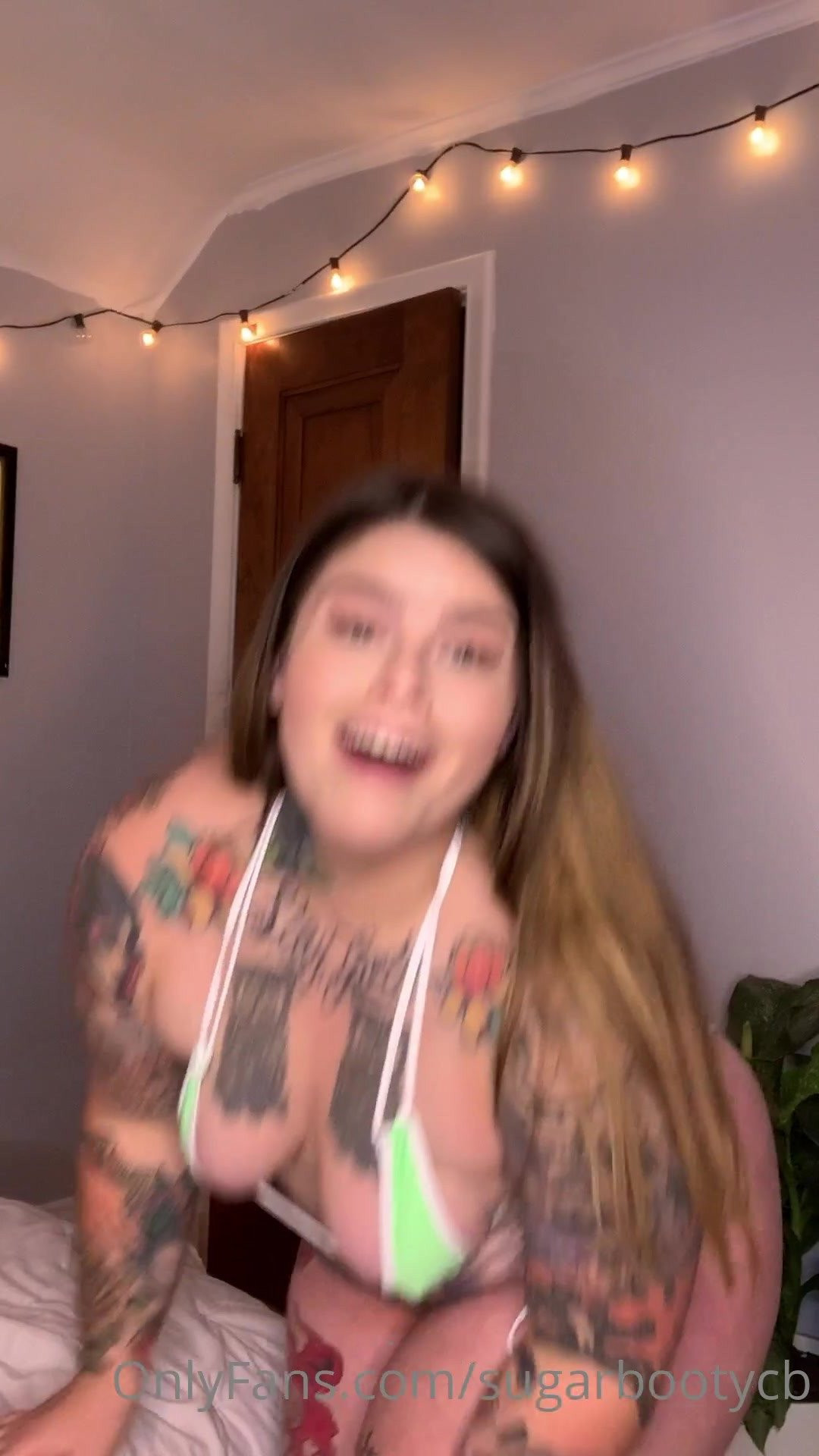 Emma [ sugarbootycb ] - Woke up wet as fuck this morning 💦