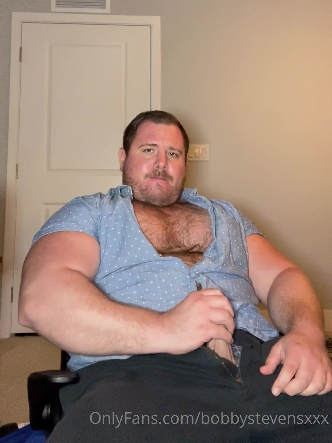 Bobby Stevens [ bobbystevensxxx ] - Wood morning! Be bad for me 🤪