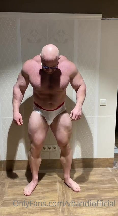 Vbandiofficial - This big booty beauty and I had so much fun with my strap on and her