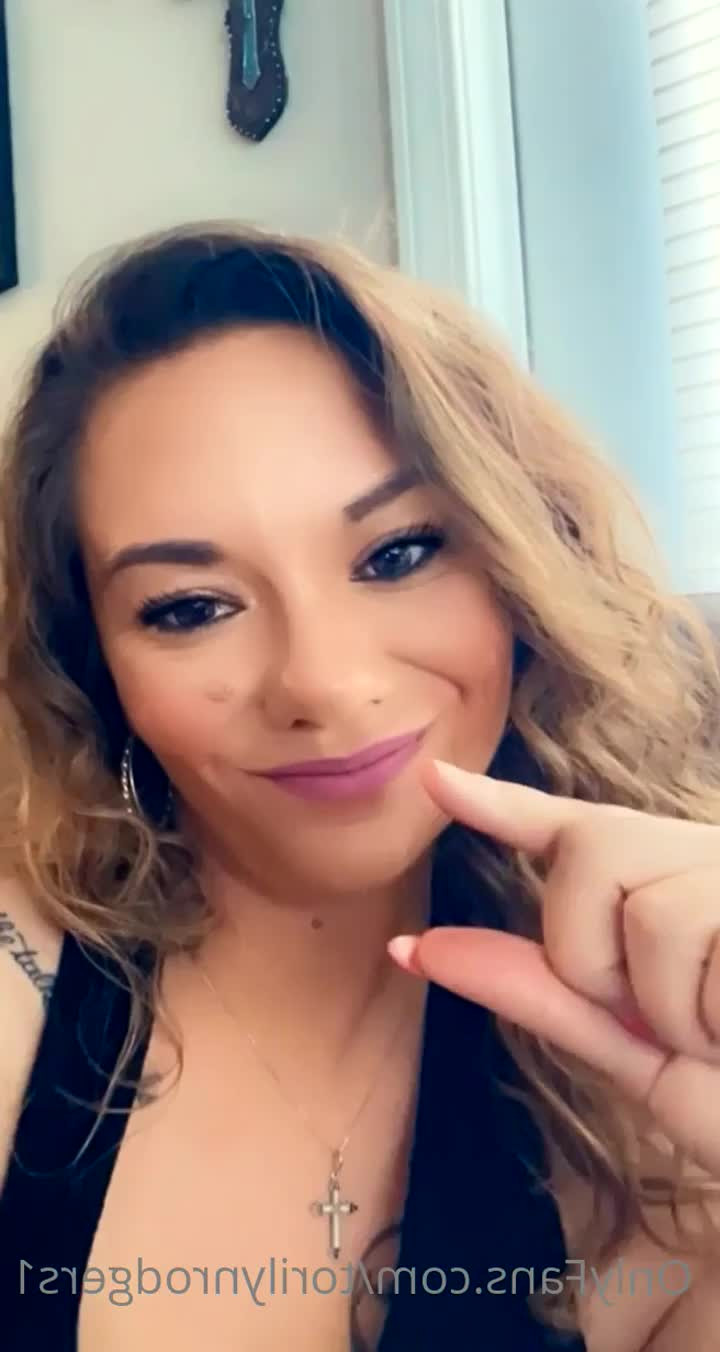 💋Tori Lyn💋 [ torilynrodgers1 ] - Oh hey how was work today?