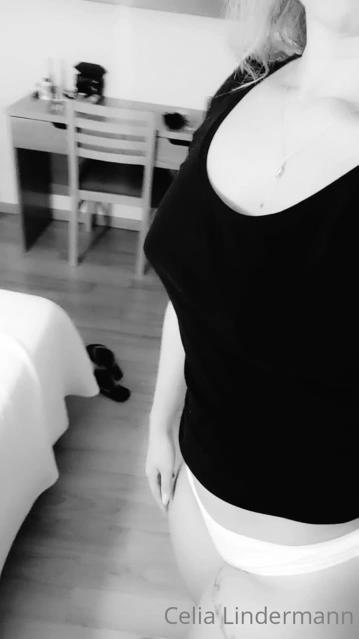 Celia Lindermann [ celialindermann ] - If you want a see the picture is only $199.99 plus tip my 🐱