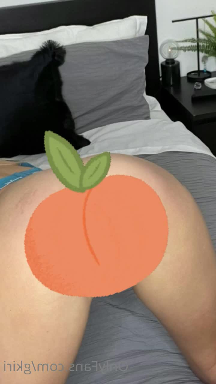 QUEENSLUTG [ gkiri ] - Feeling pretty insecure about my lil tummy. I gained so much weight