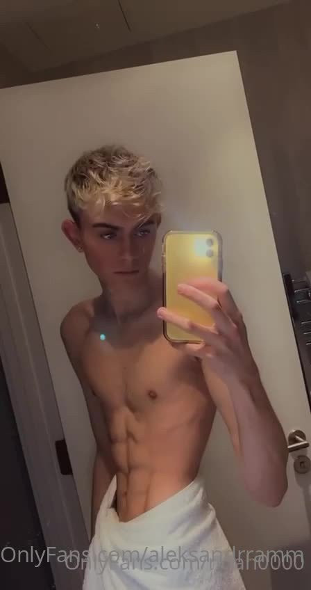 your Sasha🇺🇦 [ aleksandrramm ] - He gets so deep