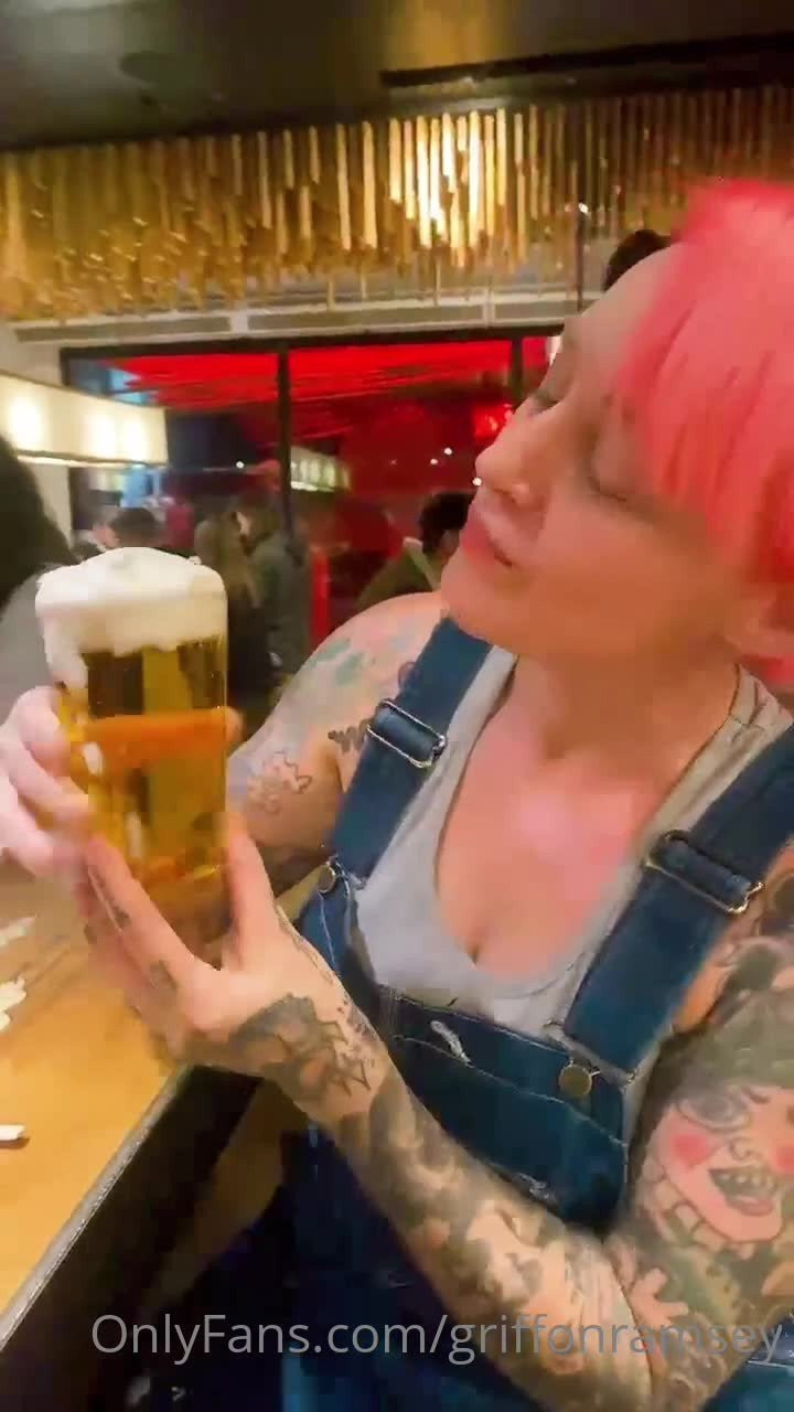 Griffon Ramsey [ griffonramsey ] - A good morning rub before work