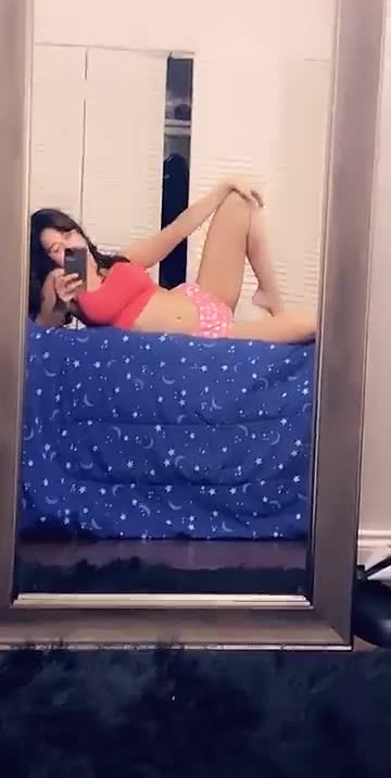 Liz Moonz [ liz_moonz ] - Suck my feet right, bitch!  Paulinha teaching Suzi with her to suck