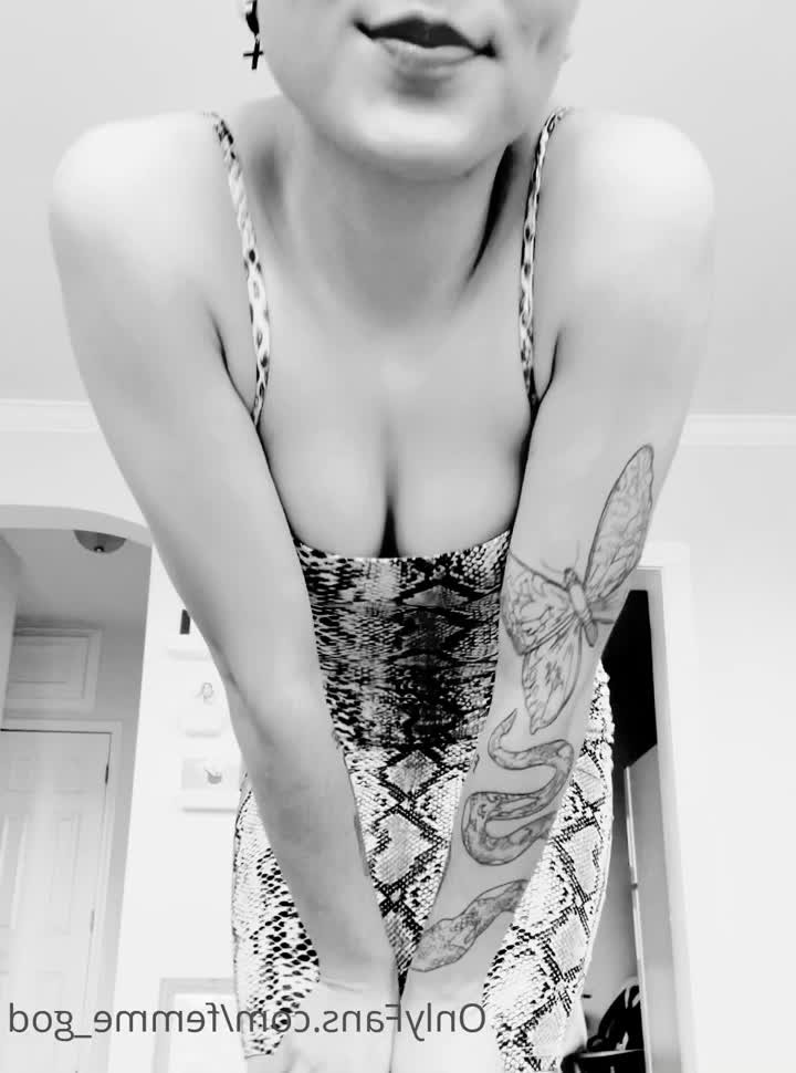 Femme God [ femme_god ] - Bite me 🫦 - ePornLeak