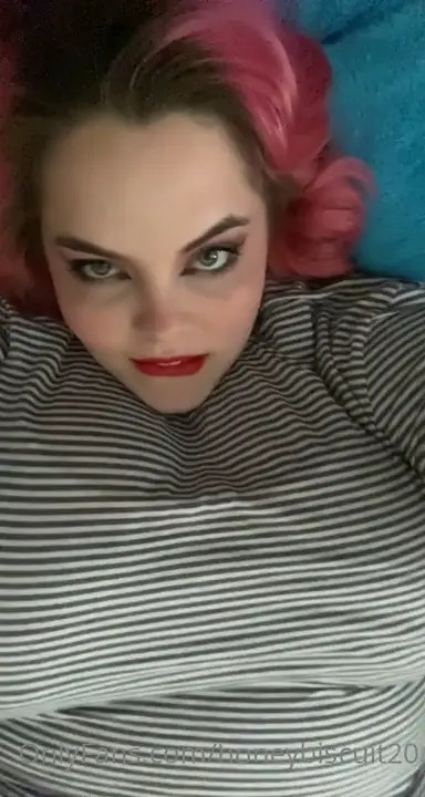 Honeybiscuit20 Being A Baddie In A Tight Top