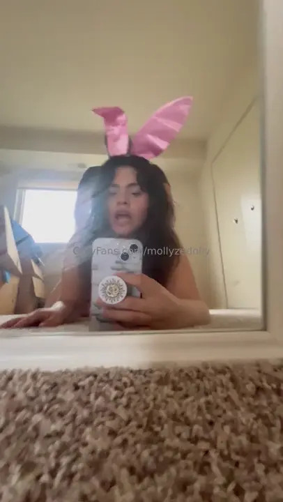 Mollyzedolly Has Sex With Bunny Ears - ePornLeak