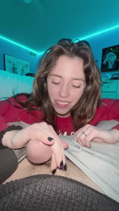 Stellzgray Gives A Bowjob With Eye Contact POV