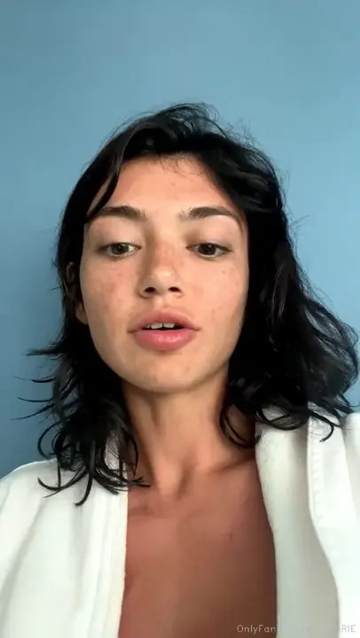 Amira Brie Shows Off Her Boobs While Talking To You