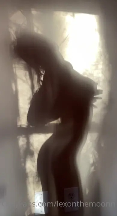 Lexonthemoonn Silhouette Of Her Nude Bod