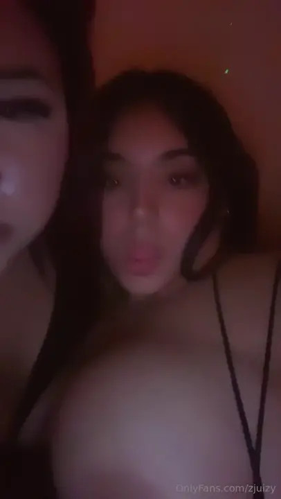Zjuizy Shows A Teaser Of Lesbian Action
