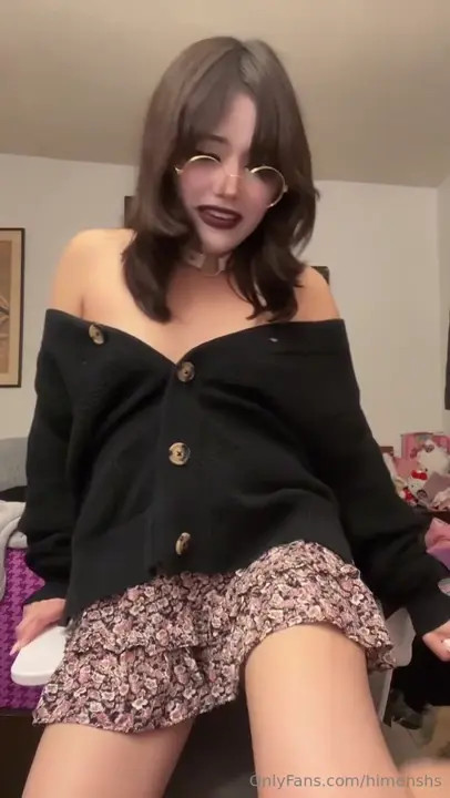 Himehshs Sucks And Sticks A Dildo In Her Pussy