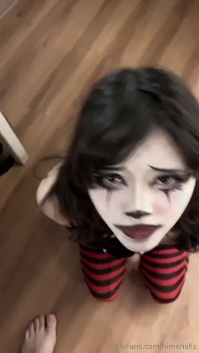 Clown Himehshs Receives A Facial POV
