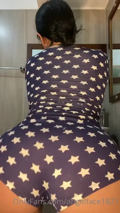 Andrea Castañeda Shakes Her Ass In Star-Pattern Pajamas