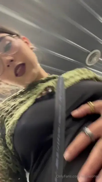 Lisetteonset Giving A Little View Underneath - ePornLeak