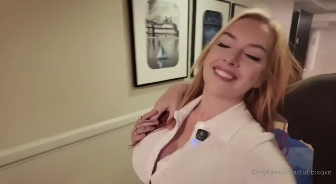 Cubbi Thompson Gives A Sloppy Blowjob