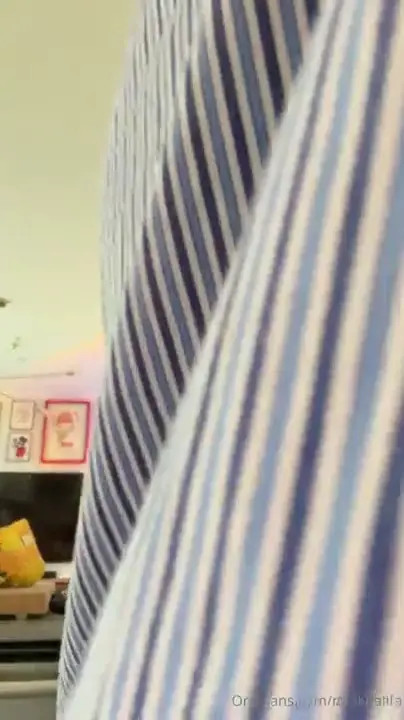 Mia Khalifa Shows Her Tits In The Morning