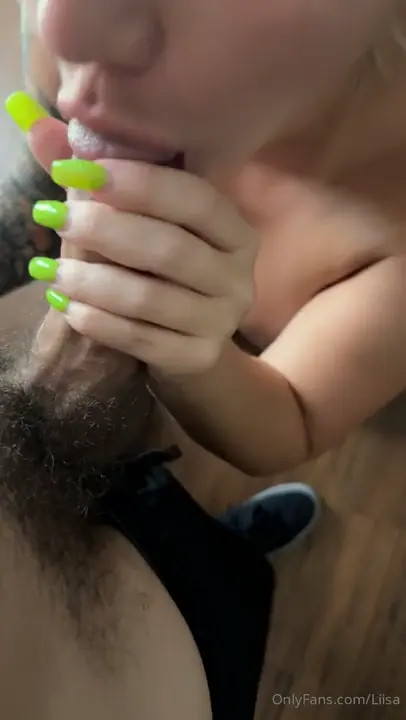 Liisabbyy Serves A Blowjob POV