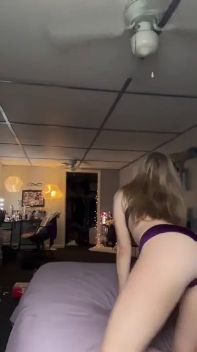 Sexy ChanelSnowXO's Seductive Strip Show