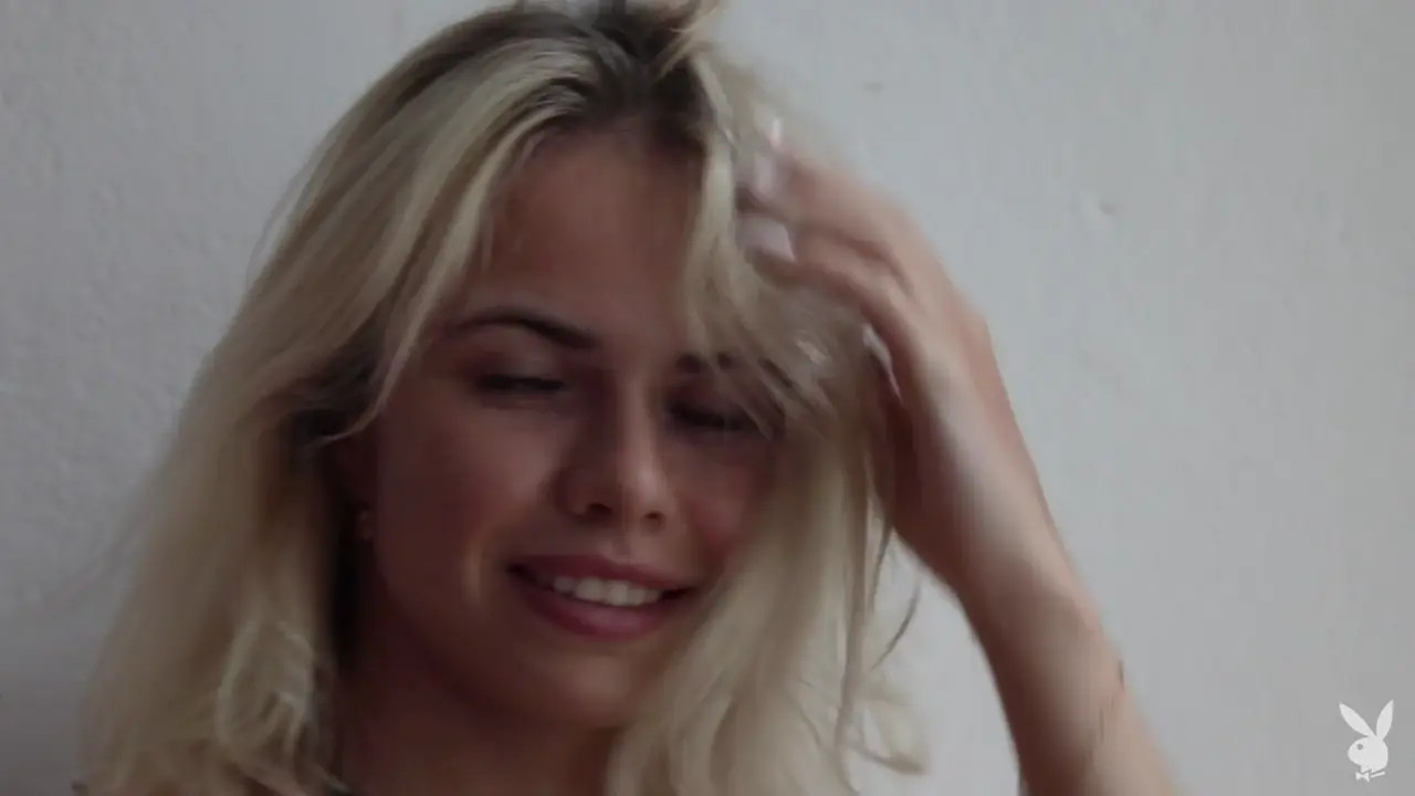 Alexandra Smelova Showing Her Sexy Body Seductively