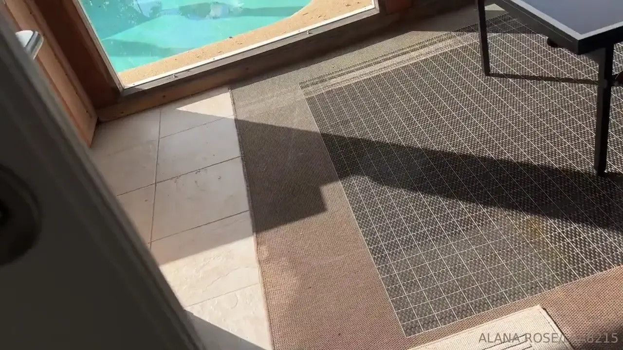 Alana Rose's Poolside Creampie POV - ePornLeak