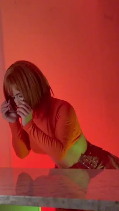 Paito1998 As Velma Cosplay Discovers Dildos - ePornLeak