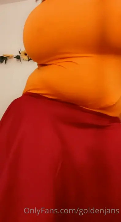 Goldenjans Cosplaying As Sexy Velma