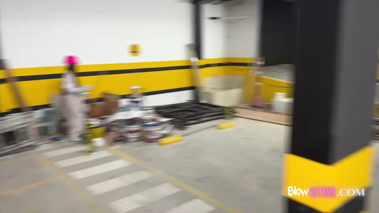 Lauumiau Worker Convinced To Fuck