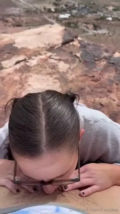 Iris Leon Fucking In The Middle Of A Hike