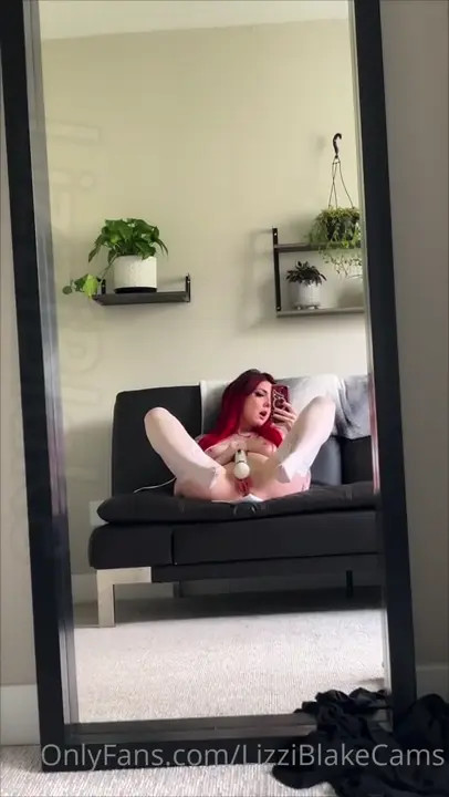 Lizziblakecams Using Vibrator In Mirror View