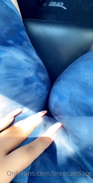 Breecandace Touching Pussy In Shorts