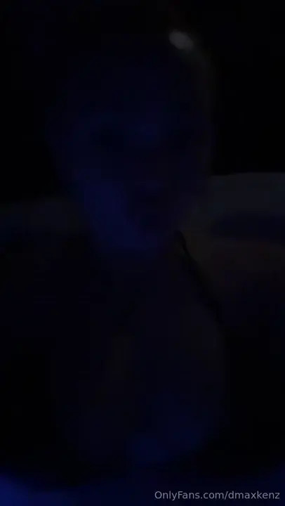 Dmaxkenz Teasing In Her Bikini Top