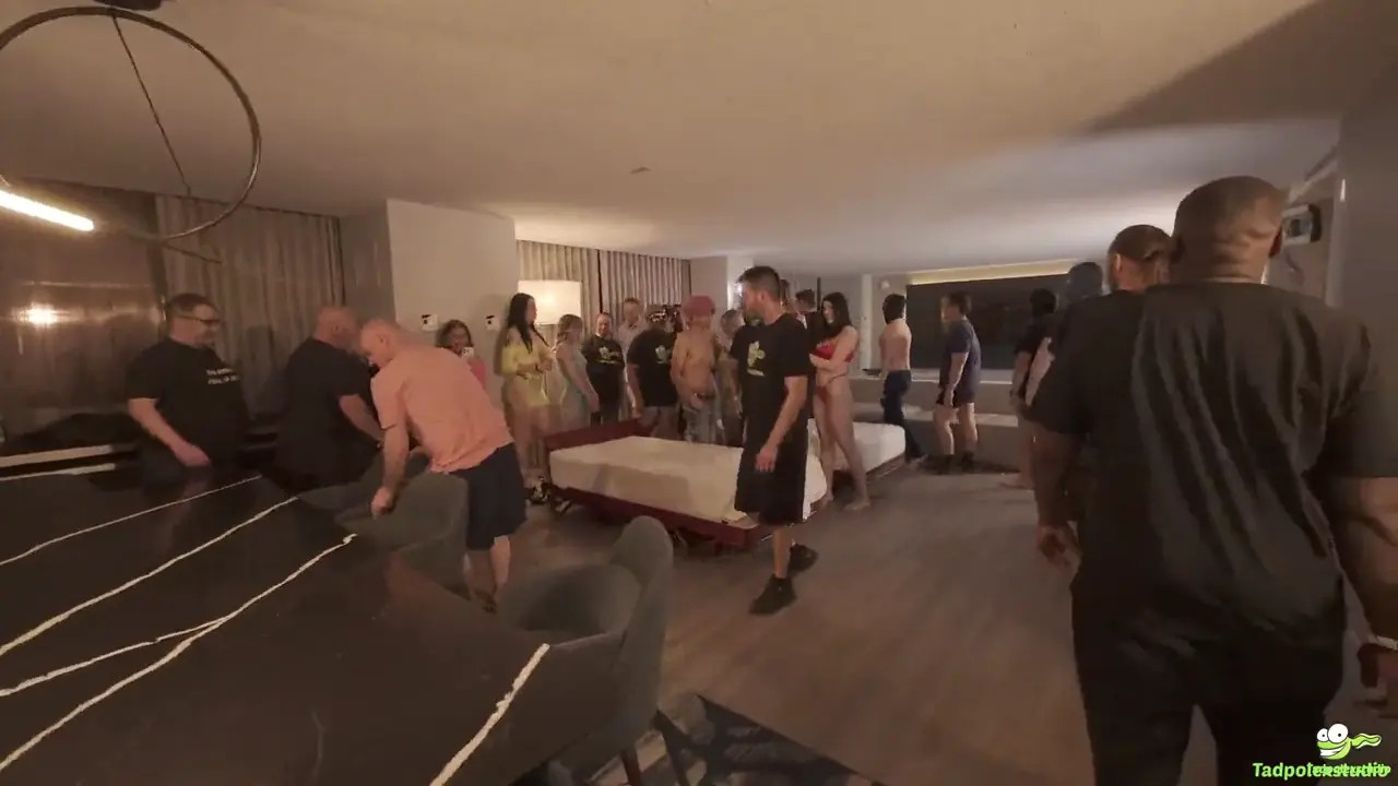 Wisconsintiff Gets Banged In An Orgy